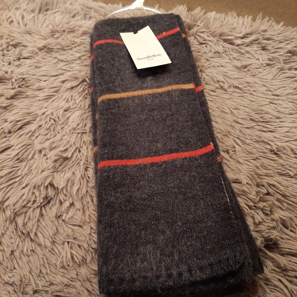 Good Fellow Scarf NWT